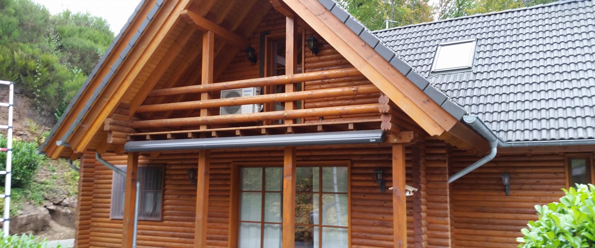 Holzhaus Einfamilienhaus mit Holzfassade